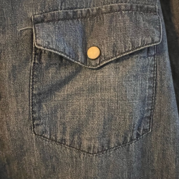 Liz Claiborne Classic Blue Denim Top - Picture 12 of 14
